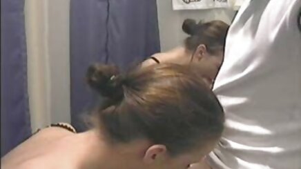دمدمی دختر کوچک پورن های هندی در لباس زیر dreadlocked است مهار در سیاه چال