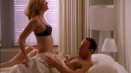 Titties بزرگ بانوی داغ می شود فاک و آبش در دفتر سکس کاجل هندی